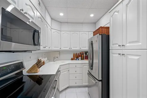 31 Island Way Clearwater Beach FL 33767