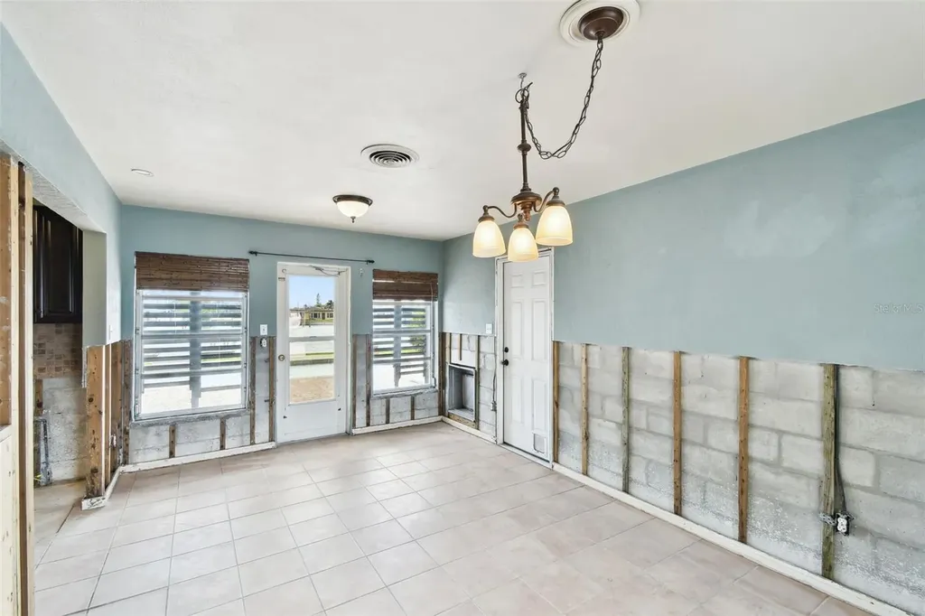 11340 5th Street E Treasure Island FL 33706