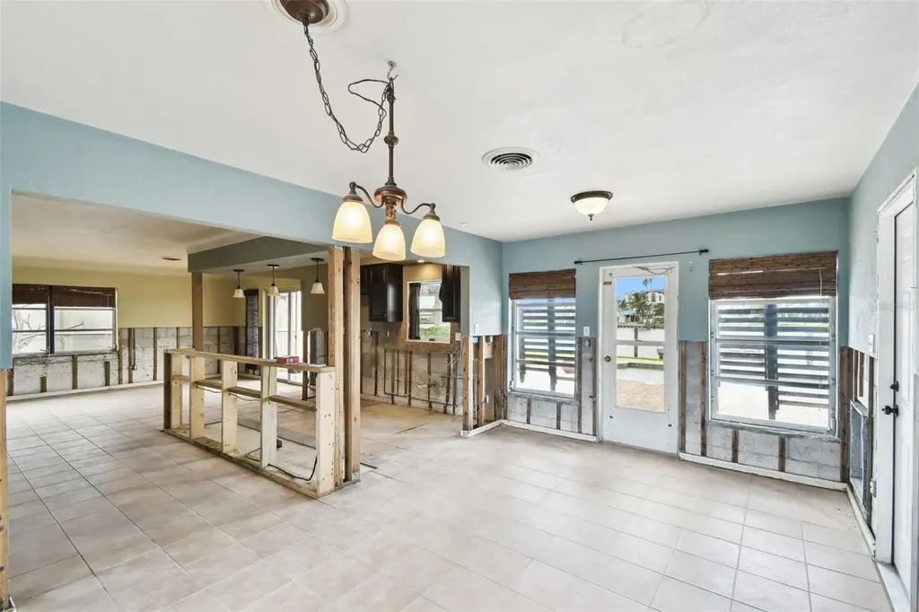 11340 5th Street E Treasure Island FL 33706
