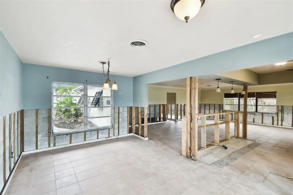 11340 5th Street E Treasure Island FL 33706