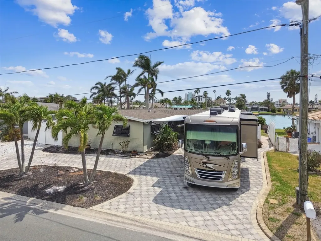 11340 5th Street E Treasure Island FL 33706