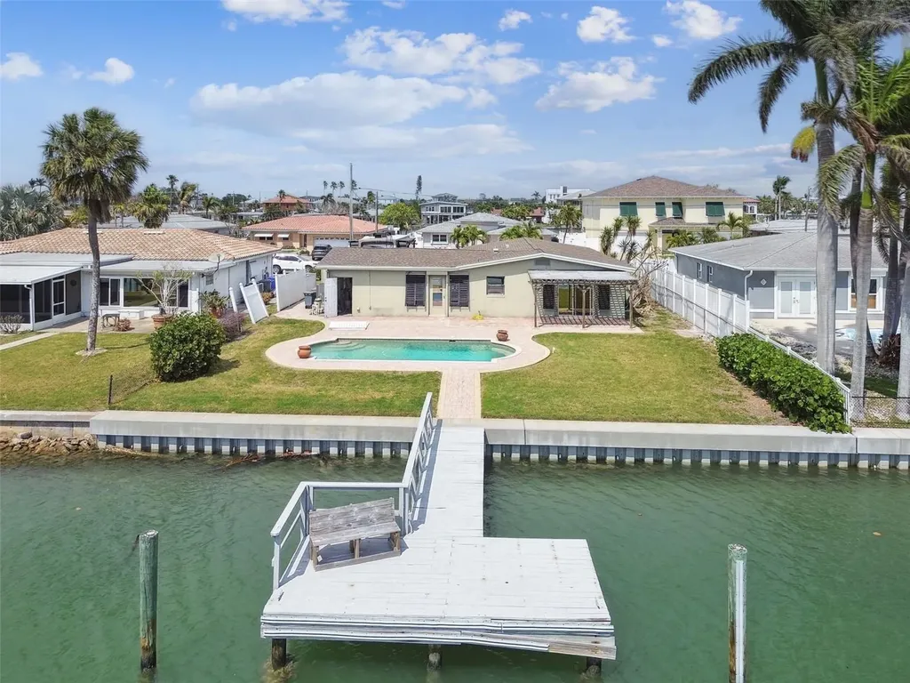 11340 5th Street E Treasure Island FL 33706