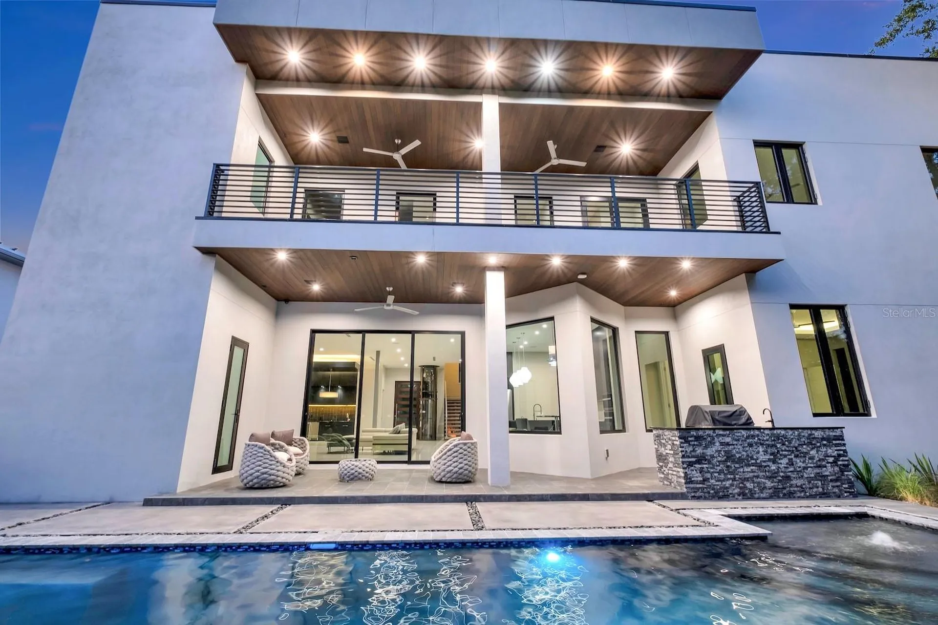527 W Davis Boulevard Tampa FL 33606