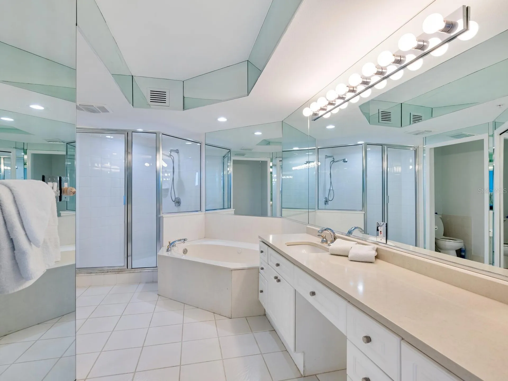 5430 Eagles Point Circle Sarasota FL 34231