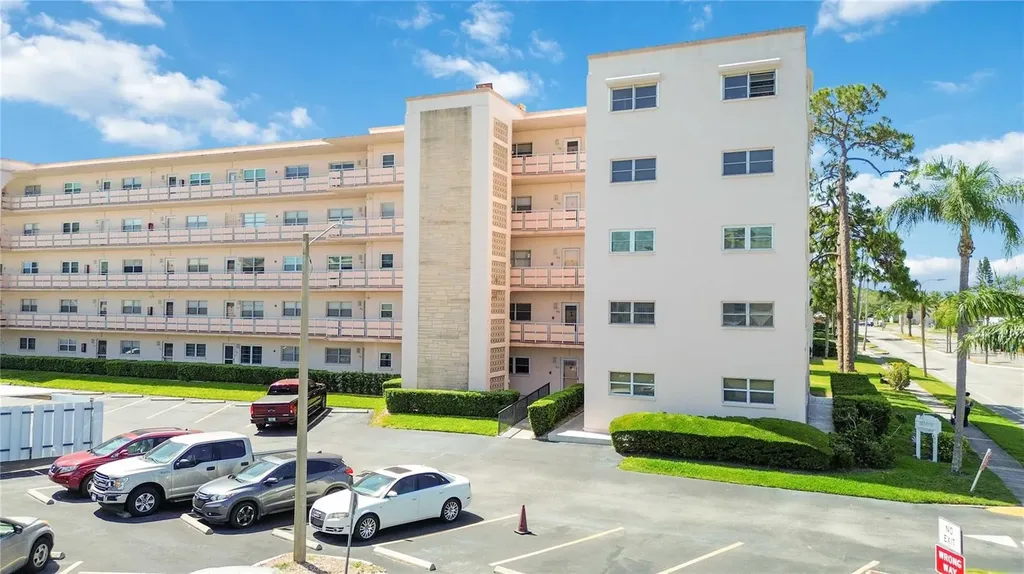 5623 80th Street N St Petersburg FL 33709