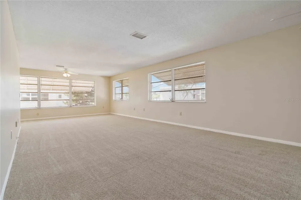 5623 80th Street N St Petersburg FL 33709