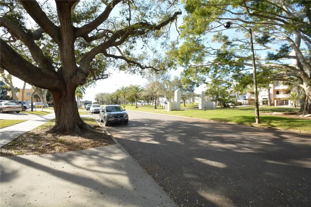 705 W Venice Avenue Venice FL 34285