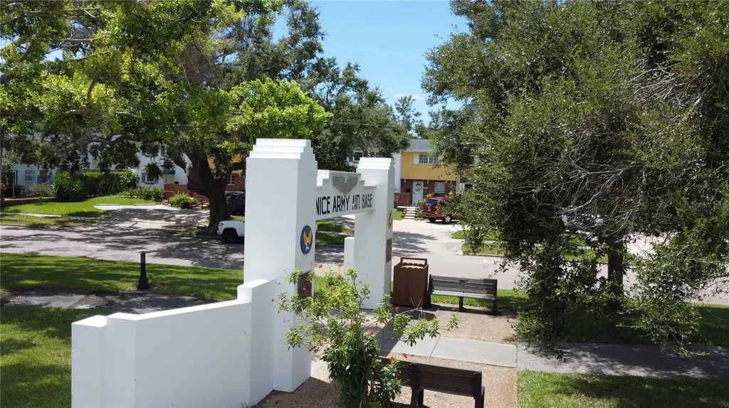 705 W Venice Avenue Venice FL 34285