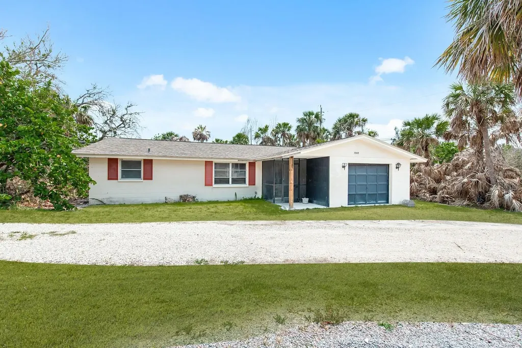 4065 N Beach Road Englewood FL 34223