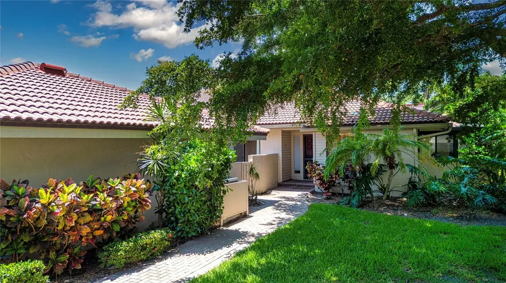4812 Kestral Park Circle Sarasota FL 34231