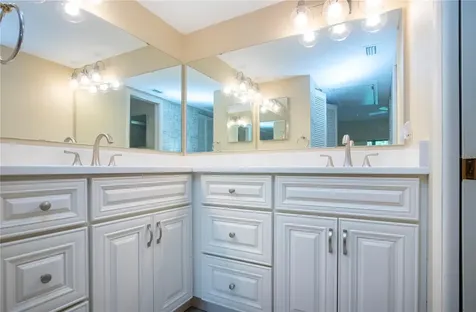 4812 Kestral Park Circle Sarasota FL 34231