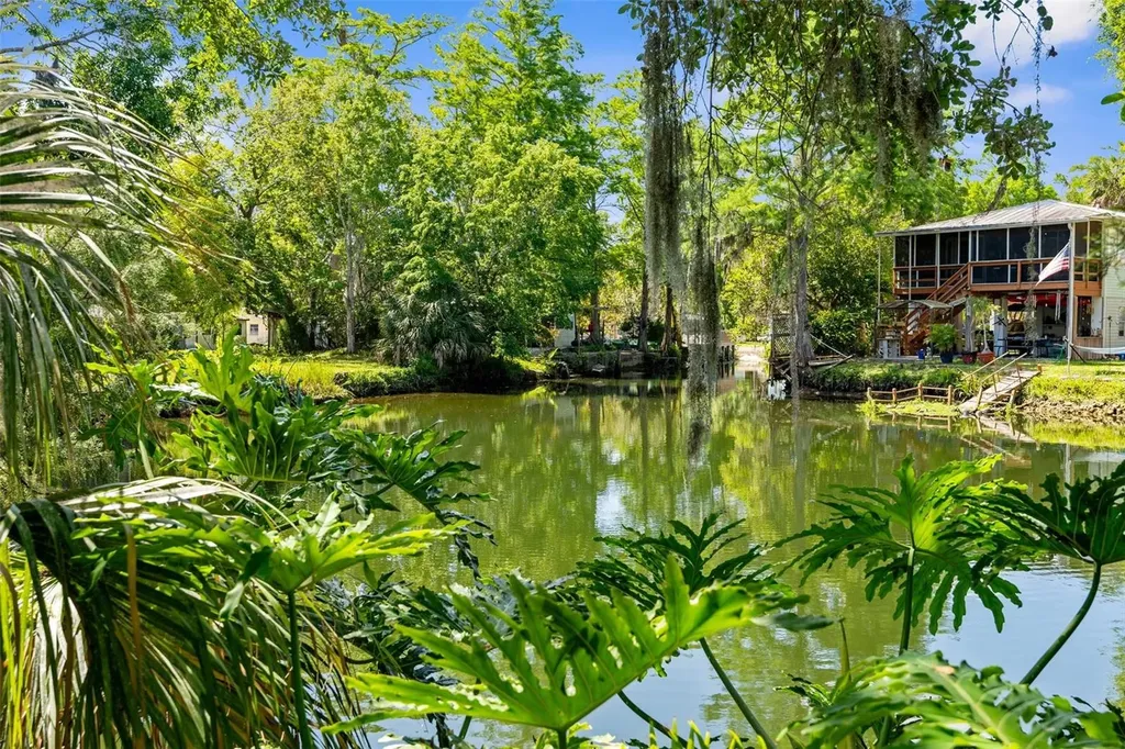 5421 Gay Street Weeki Wachee FL 34607