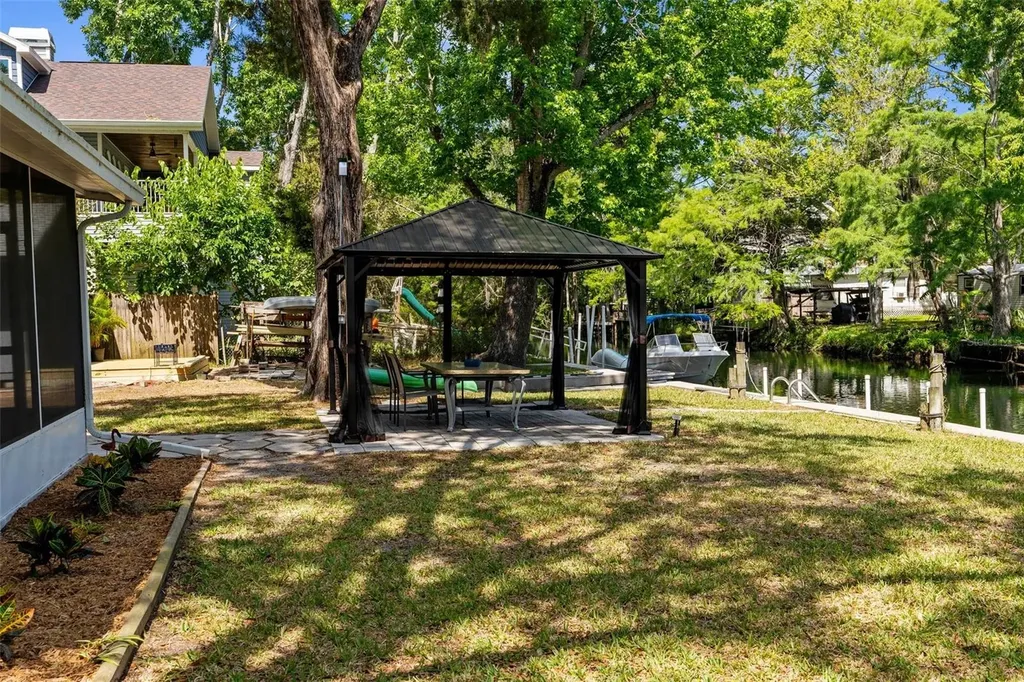 5421 Gay Street Weeki Wachee FL 34607