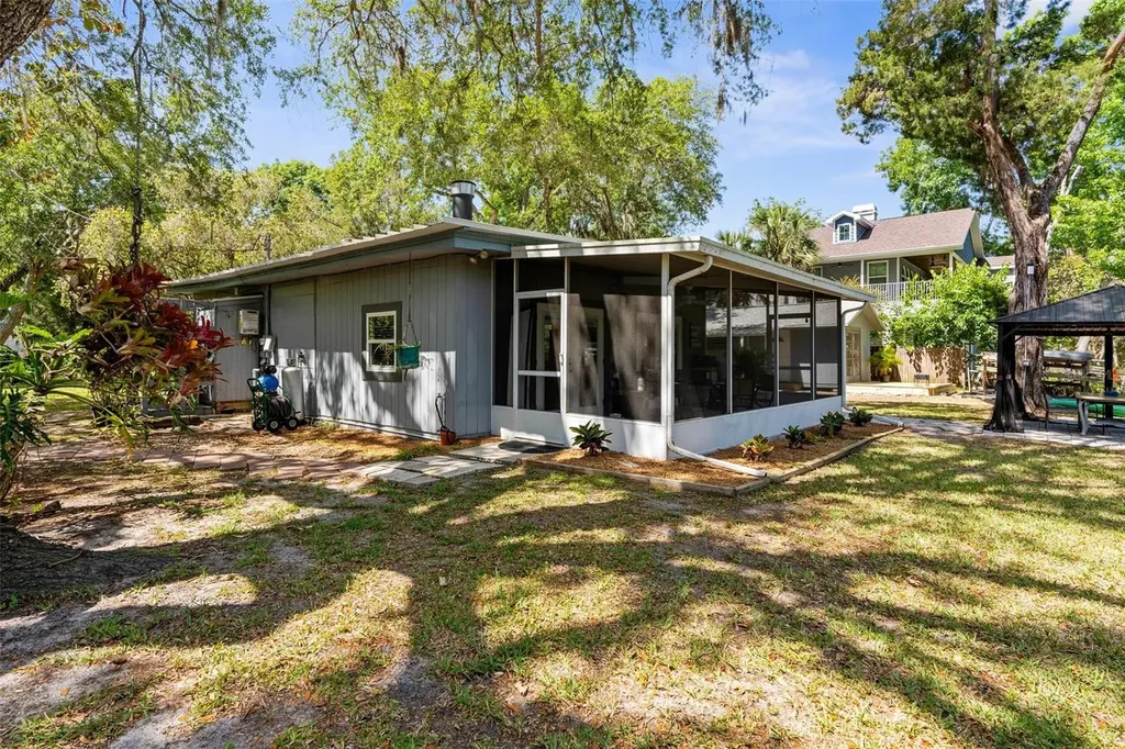 5421 Gay Street Weeki Wachee FL 34607