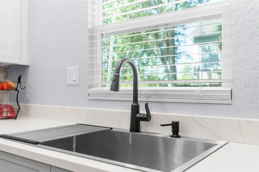 5421 Gay Street Weeki Wachee FL 34607