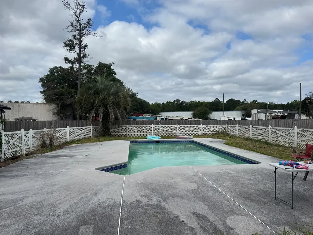 5515/5517 Shad Road Jacksonville FL 32257