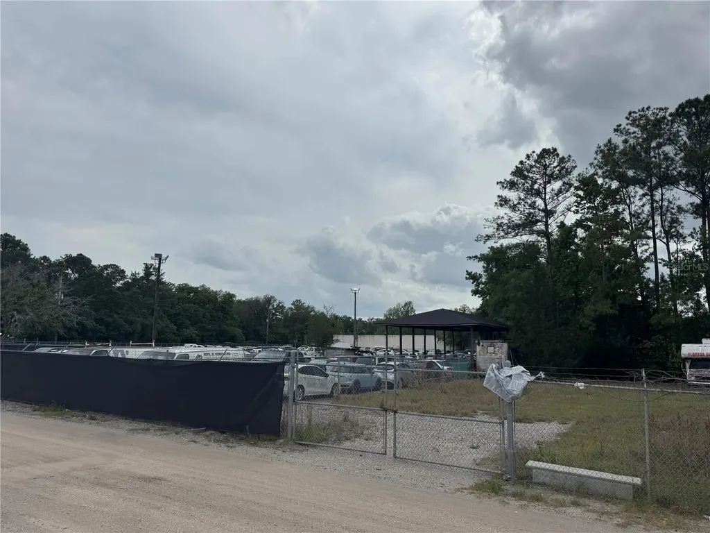 5515/5517 Shad Road Jacksonville FL 32257
