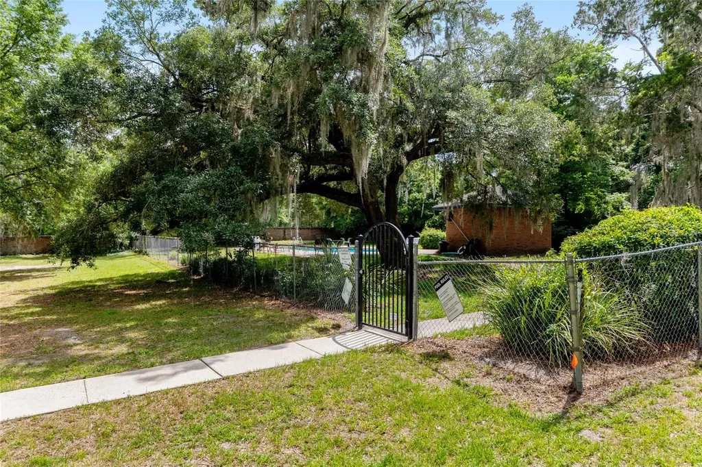 938 NW 42nd Terrace Gainesville FL 32605