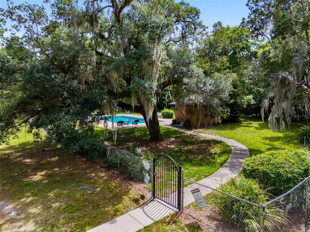 938 NW 42nd Terrace Gainesville FL 32605