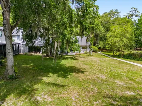 938 NW 42nd Terrace Gainesville FL 32605