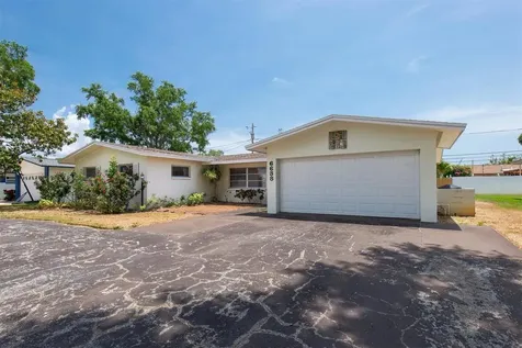 6638 12th Terrace N St Petersburg FL 33710