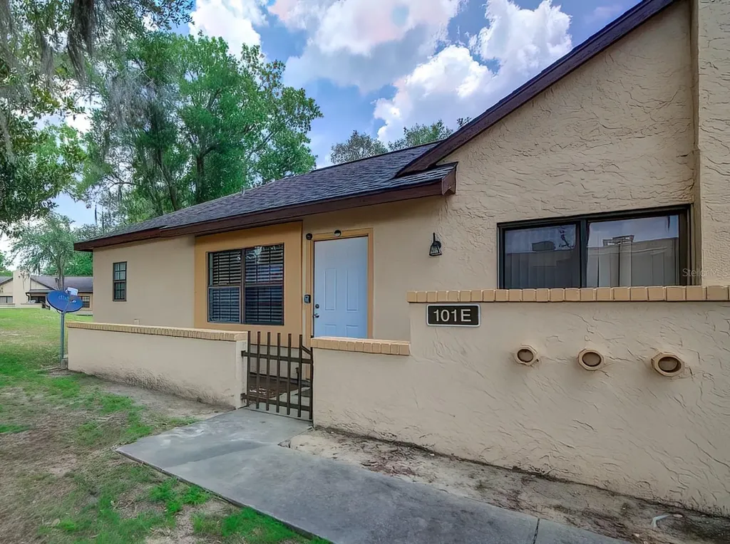 56 Pine Track Ocala FL 34472