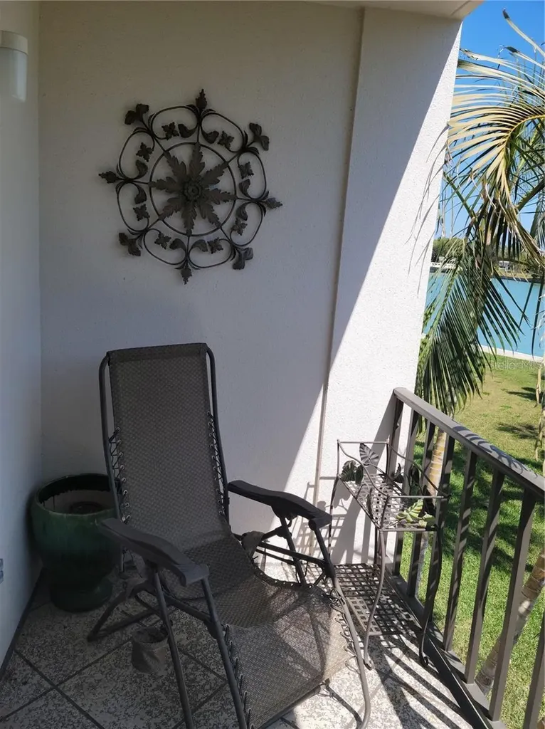 7405 Bay Island Drive S South Pasadena FL 33707