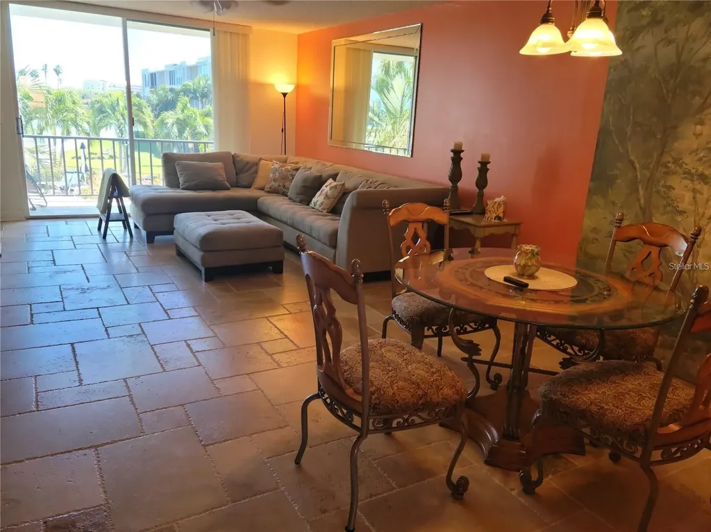 7405 Bay Island Drive S South Pasadena FL 33707