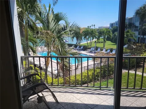 7405 Bay Island Drive S South Pasadena FL 33707