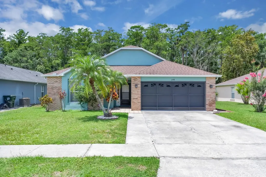 2398 Queenswood Circle Kissimmee FL 34743