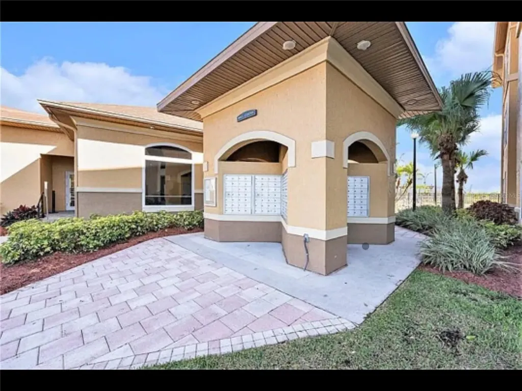 4333 Bayside Village Drive Tampa FL 33615