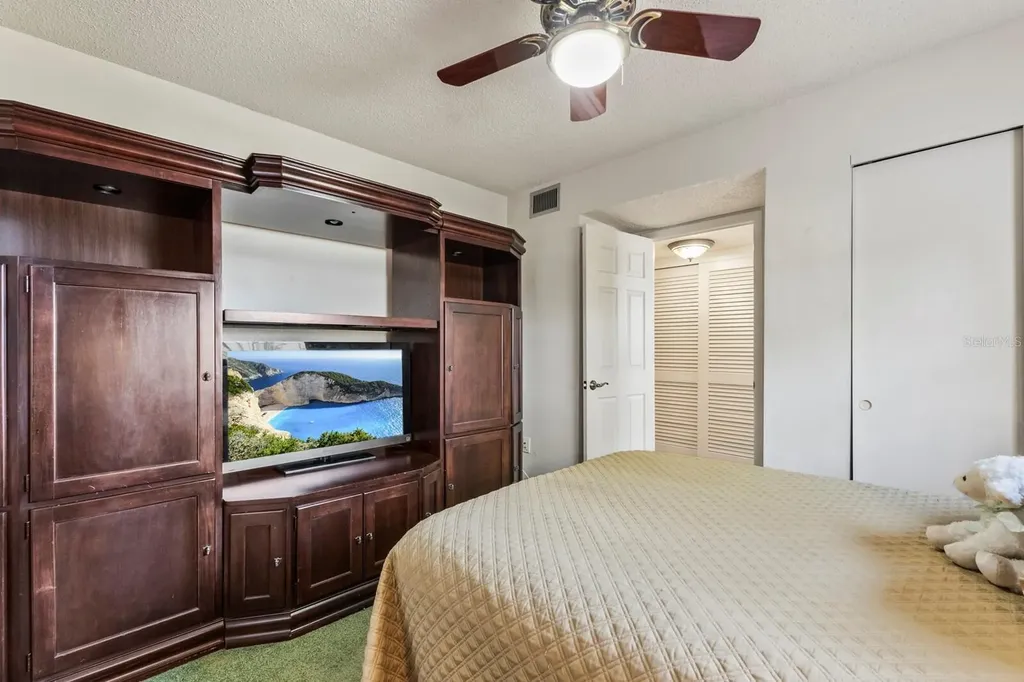 4015 Lake Bayshore Drive Bradenton FL 34205