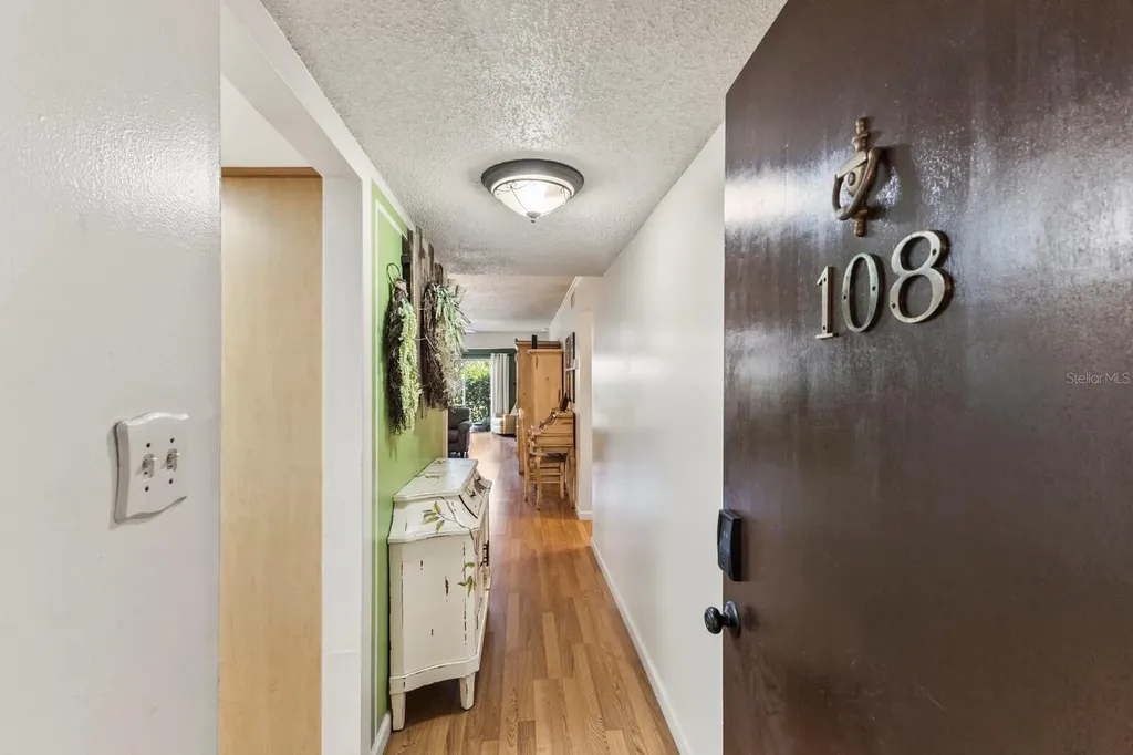 4015 Lake Bayshore Drive Bradenton FL 34205