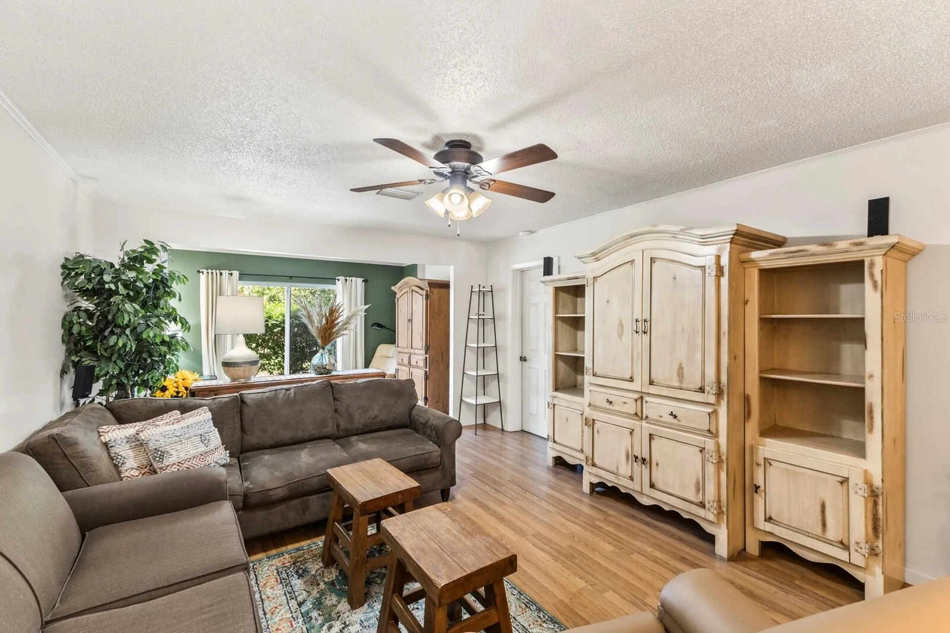 4015 Lake Bayshore Drive Bradenton FL 34205