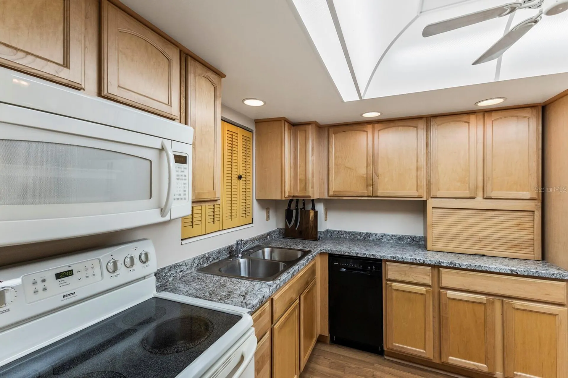 4015 Lake Bayshore Drive Bradenton FL 34205