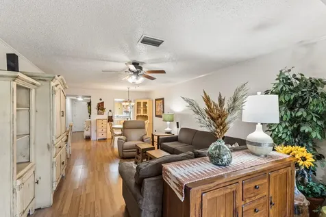 4015 Lake Bayshore Drive Bradenton FL 34205