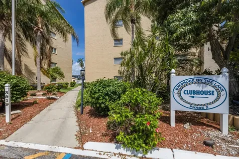 4015 Lake Bayshore Drive Bradenton FL 34205