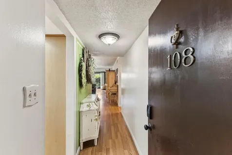 4015 Lake Bayshore Drive Bradenton FL 34205