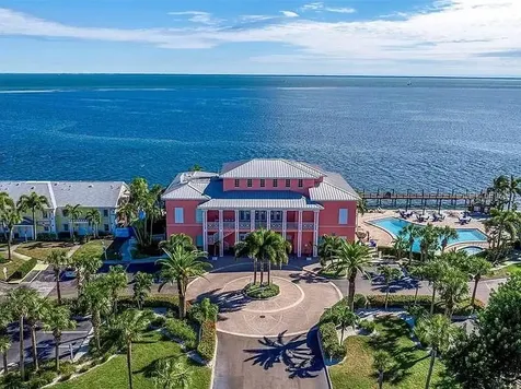 5191 Salmon Drive SE St Petersburg FL 33705