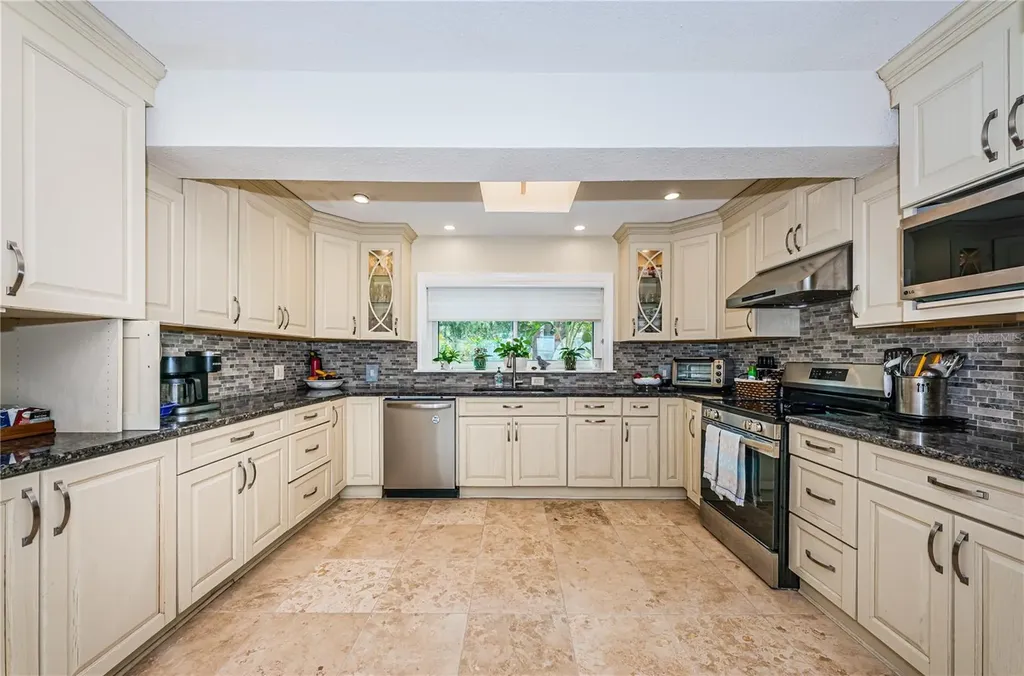 2834 Pelham Road N St Petersburg FL 33710