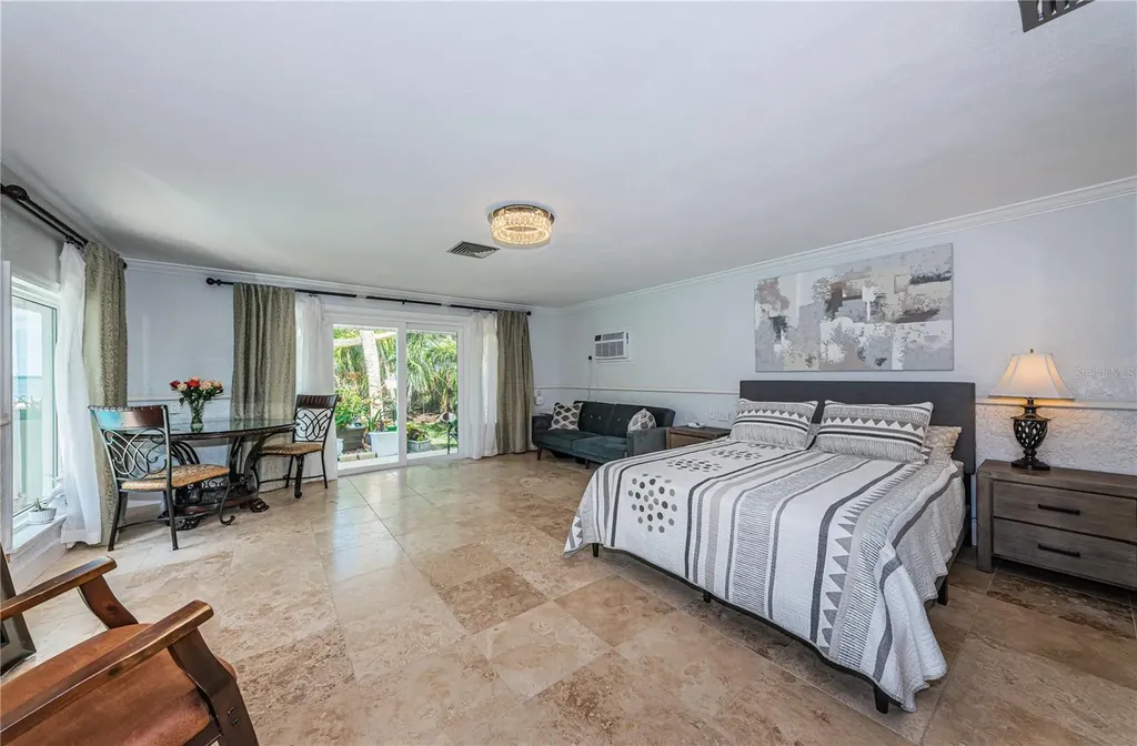 2834 Pelham Road N St Petersburg FL 33710