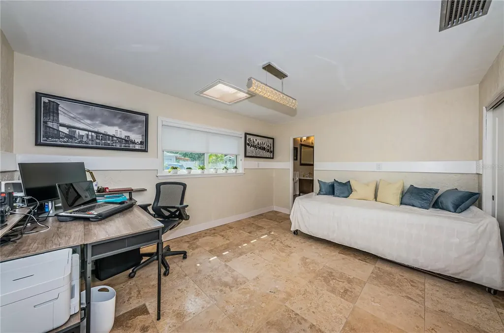 2834 Pelham Road N St Petersburg FL 33710