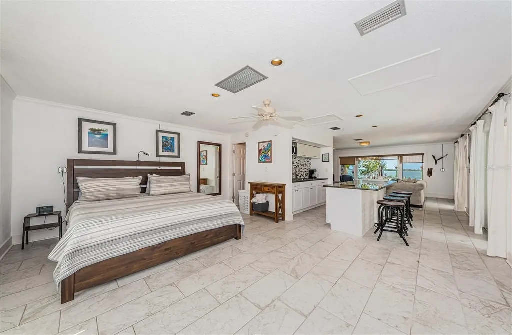 2834 Pelham Road N St Petersburg FL 33710