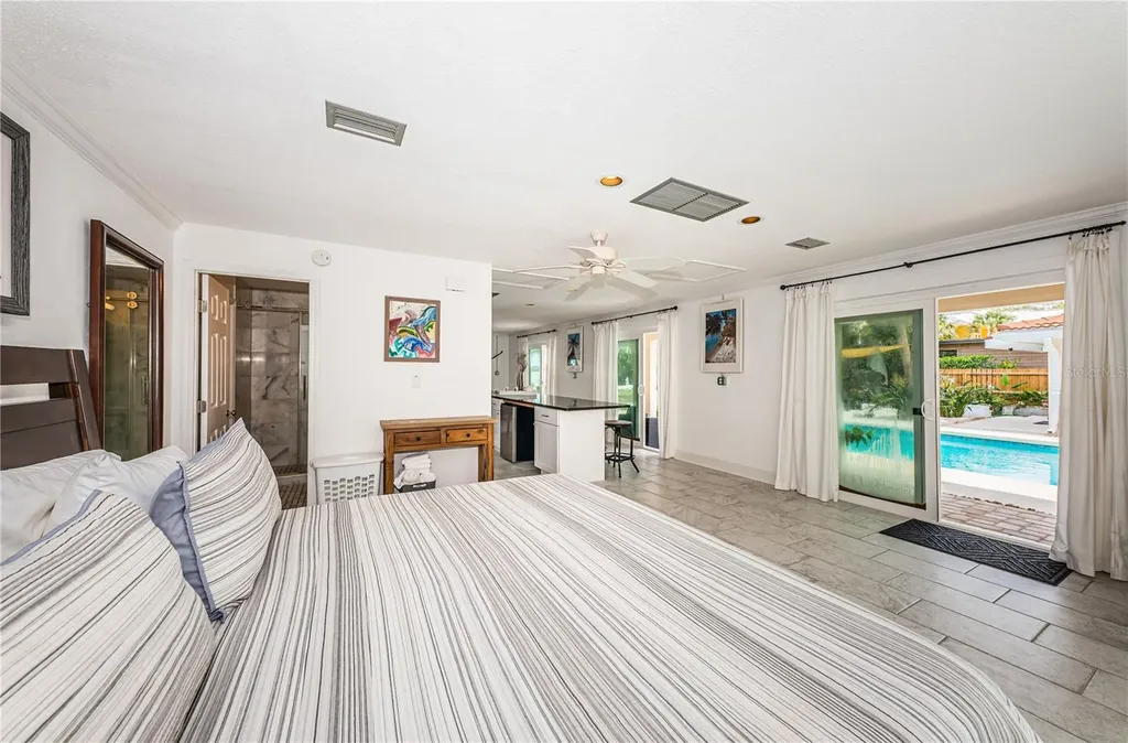 2834 Pelham Road N St Petersburg FL 33710
