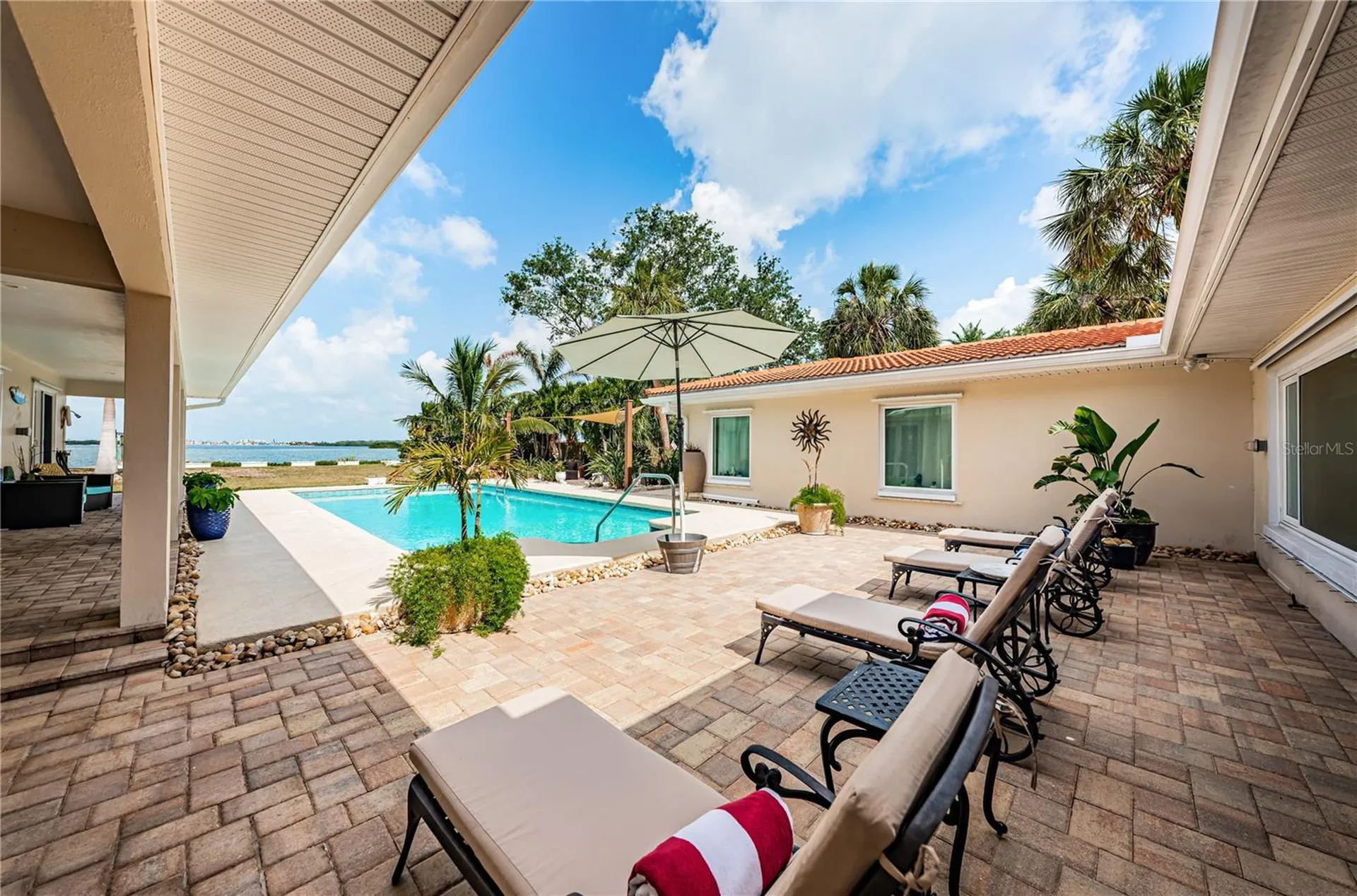 2834 Pelham Road N St Petersburg FL 33710