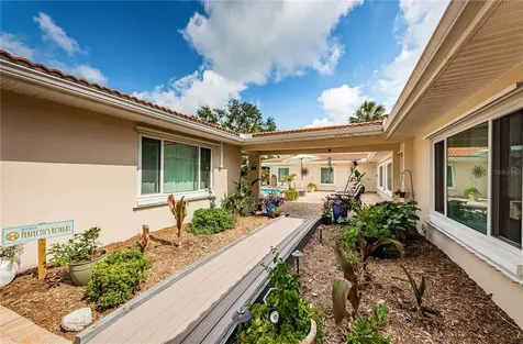 2834 Pelham Road N St Petersburg FL 33710
