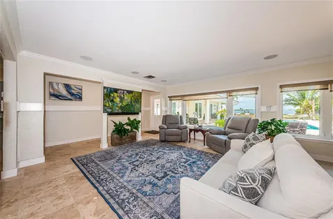 2834 Pelham Road N St Petersburg FL 33710