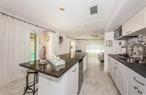 2834 Pelham Road N St Petersburg FL 33710