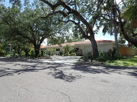 2834 Pelham Road N St Petersburg FL 33710