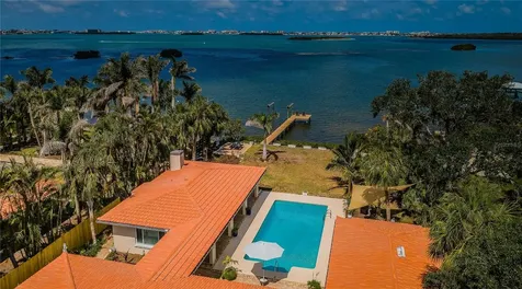 2834 Pelham Road N St Petersburg FL 33710
